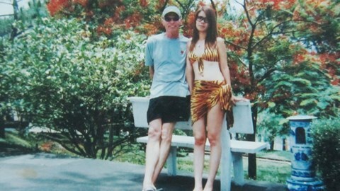 Người đẹp uất ức mà chết vì người tình Mỹ kiện đòi tiền mua nhà