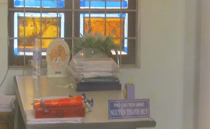 Phó Chủ tịch xã trẻ tuổi chết bất thường trong phòng làm việc