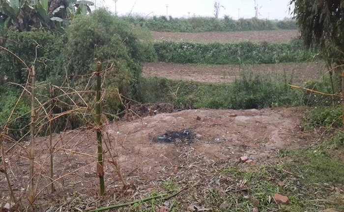 Nghĩ quẩn, mẹ kéo con trai 14 tuổi đi sát hại bạn thân để xù nợ