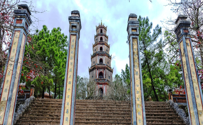 Giải mã tiếng chuông và lời nguyền “oán tình nhân” ở chùa Thiên Mụ