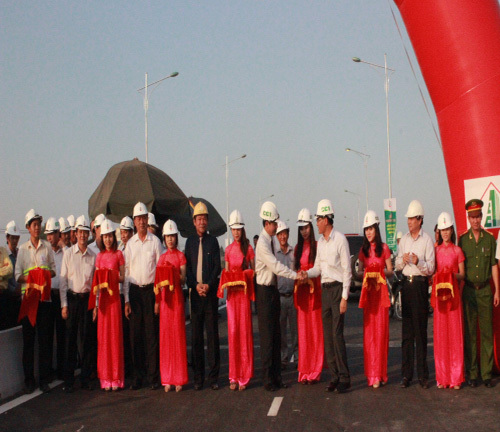 Khánh thành cầu vượt hơn 147 tỷ thi công trong 83 ngày