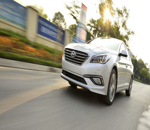 Hyundai giảm giá Sonata xuống còn dưới 1 tỷ đồng