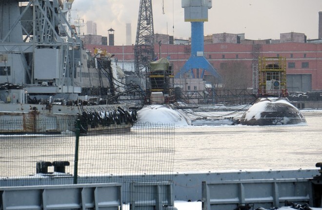 Tàu ngầm HQ-186 Khánh Hòa lặn ngụp trong nhà máy ở Nga