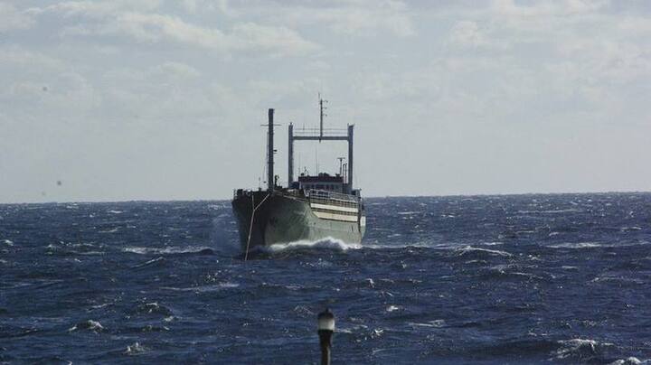 Khẩn trương tìm thuyền viên Việt Nam mất tích trên biển