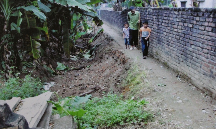 Chính quyền xã tắc trách, một hộ dân bị “kẹt” trong nhà?