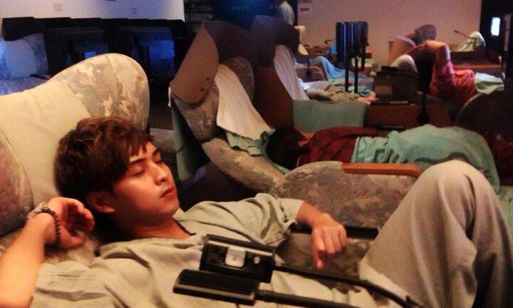 Clip Việt Hương lên tiếng vì bị bỏ rơi ở Nhật, ngủ quán massage