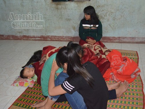 Mẹ bị lợn rừng cắn chết, thương 4 đứa con nhỏ nheo nhóc