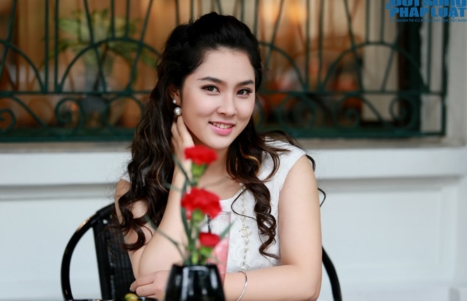 Bảo Trâm Idol xinh tươi, dịu dàng trên phố Hà Nội