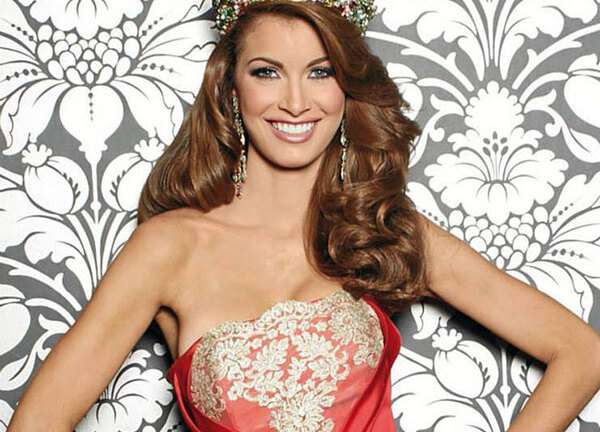 Hoa hậu bị tước vương miện do tăng cân và... lỗi đánh máy