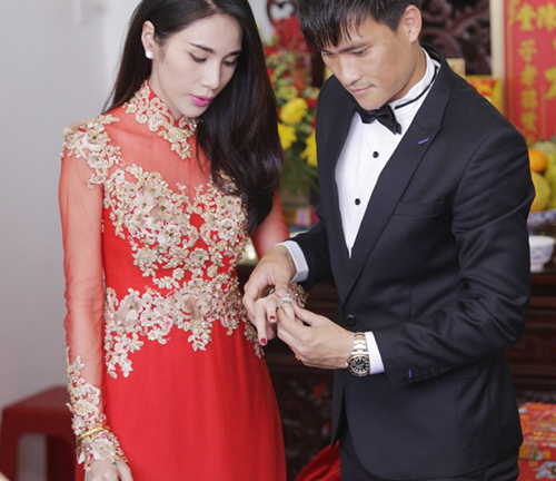 Thủy Tiên-Công Vinh dùng 2 tỷ đồng tiền mừng cưới làm từ thiện