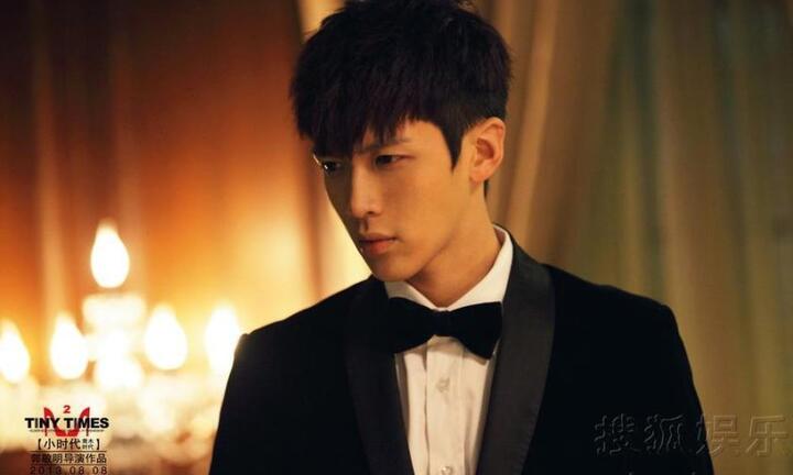 Mỹ nam “Tiểu thời đại” bị bắt vì đập đá