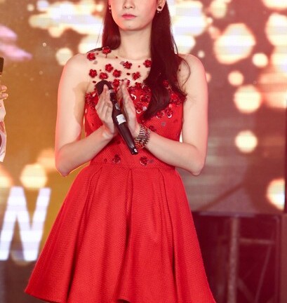 Trương Quỳnh Anh buồn rầu tái xuất sau khi bỏ nhà ra đi