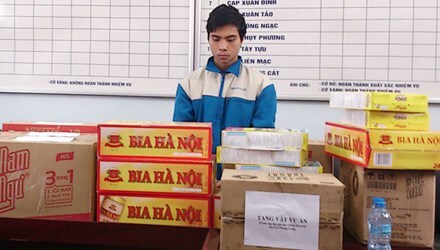 Nam sinh viên trộm hơn 300 triệu đồng tại siêu thị Metro Thăng Long