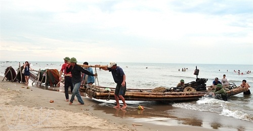 Ngư dân chết đuối khi tham gia cứu hộ tàu cá gặp nạn trên biển