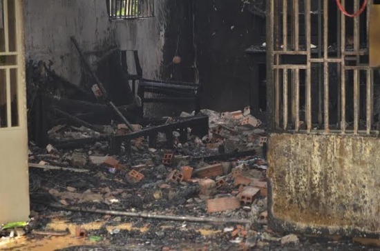 Nổ lớn, căn nhà 2 tầng bốc cháy dữ dội