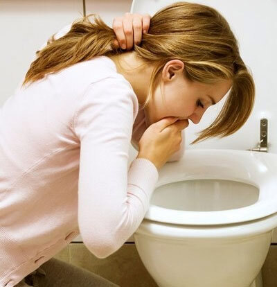 Làm gì khi bị ngộ độc thực phẩm?