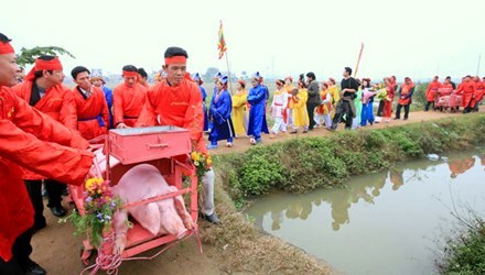 Đổi tên lễ hội chém lợn thành rước lợn: Giải pháp tình thế?