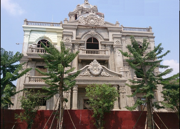 Ngắm biệt thự xa hoa như cung điện của đại gia Lào Cai