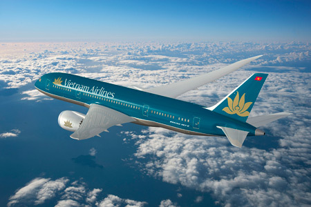 Máy bay Vietnam Airlines hạ cánh khẩn cấp vì hành khách khó thở