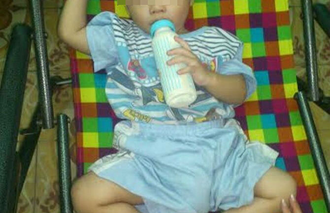 TP.HCM: Bé trai 2 tuổi bị bỏ rơi trên xe taxi