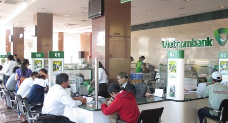 Đầu xuân, Vietcombank trả lương khủng, cổ phiếu vẫn tăng