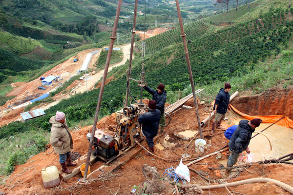 Sập hầm thủy điện Đạ Dâng: Thống nhất dùng mìn nổ phá đá