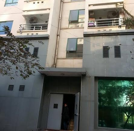 Hà Nội: Nữ sinh rơi từ cửa sổ tầng 15 chung cư tử vong