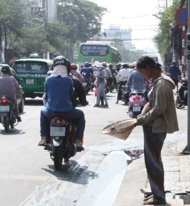 Không cho tiền người ăn xin: Mong TP.HCM hãy làm thật quyết liệt