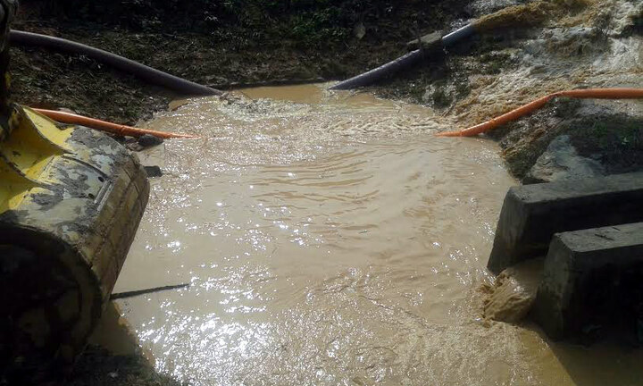 Vỡ ống nước sông Đà lần thứ 10: Khắc phục trong tối nay 15/1