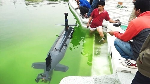 Chế tạo thành công tàu lặn điều khiển từ xa