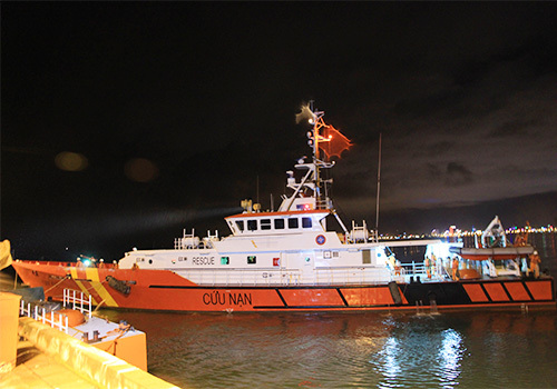 Đâm vào bãi đá ngầm, hai tàu cá mắc cạn ở Hoàng Sa