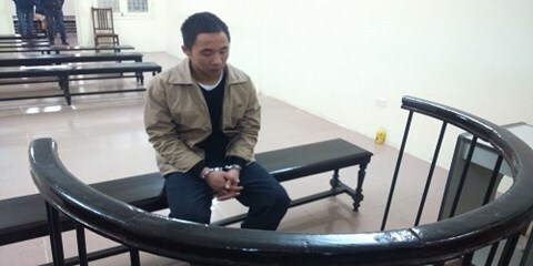 Gã hàng xóm đồi bại hại đời bé gái 9 tuổi trước mặt em trai nạn nhân