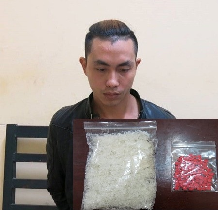 Đụng cảnh sát, nam thanh niên “ôm” ma túy đạp cửa ô tô tháo chạy