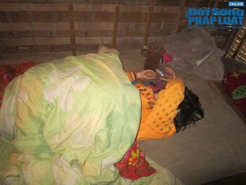 Anh nuôi “yêu râu xanh” hiếp dâm em gái tàn tật