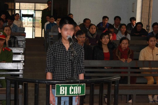Nam sinh lớp 9 đâm chết bạn trong trường lĩnh 11 năm tù