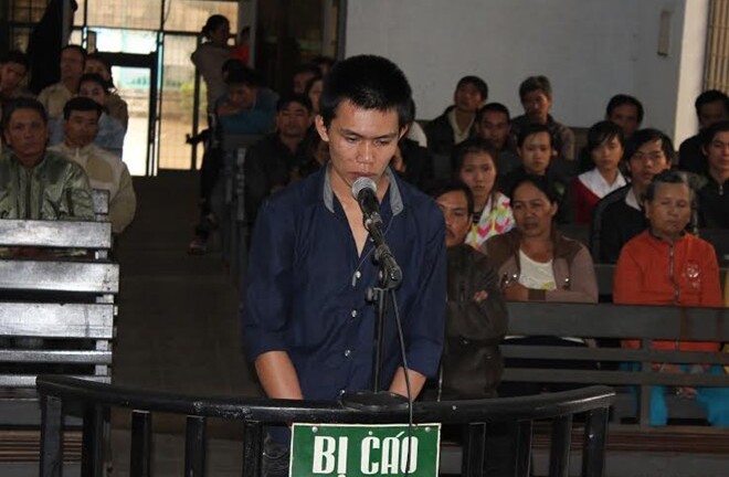 Chồng vũ phu đâm chết vợ rồi tự sát không thành, lĩnh án 20 năm tù