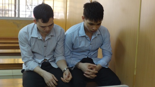 Hai thanh niên đi cướp để có tiền “cày”… game