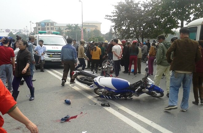 Chạy trốn chốt CSGT, đôi nam nữ 9X chấn thương nặng