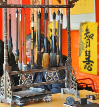 Phố ông đồ “vắng như chùa bà Đanh” sau cuộc sát hạch