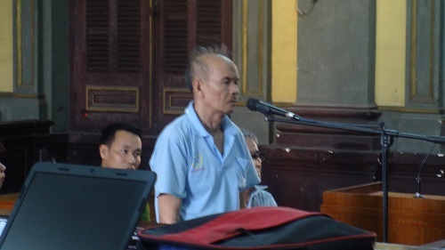 Thiêu sống con trai vợ hờ vì dám ngăn cản tới thăm 