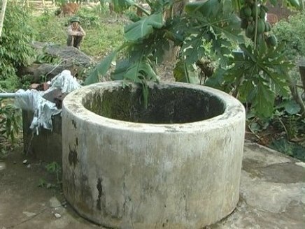 Nàng dâu đánh, đẩy mẹ chồng xuống giếng rồi dìm chết