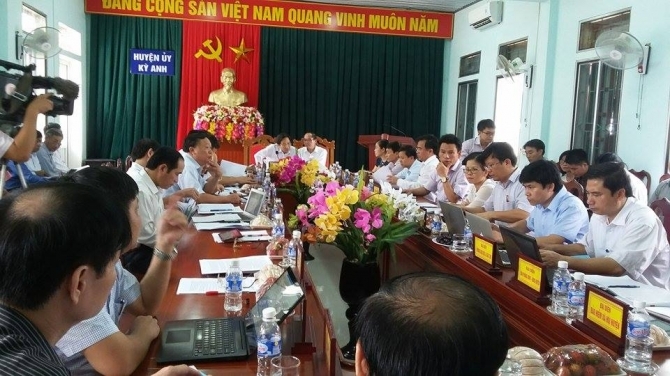 Bộ Nội vụ yêu cầu Hà Tĩnh giải quyết vụ 214 giáo viên bị cắt hợp đồng