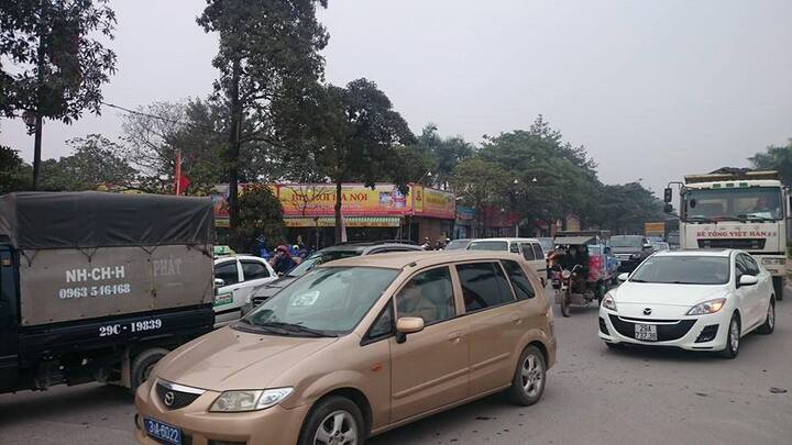 Hà Nội: Đi chợ sắm Tết, một phụ nữ bị xe tải cán tử vong