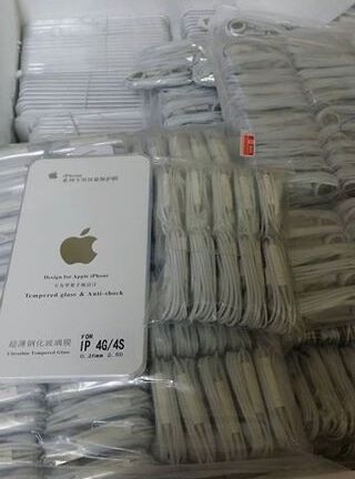 Hà Nội: Hàng trăm linh kiện Iphone “lậu” theo xe Wave về phố