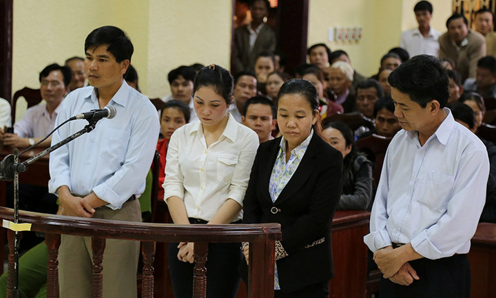 Vụ tiêm nhầm vắcxin làm 3 trẻ tử vong: 15 năm tù cho các bị cáo
