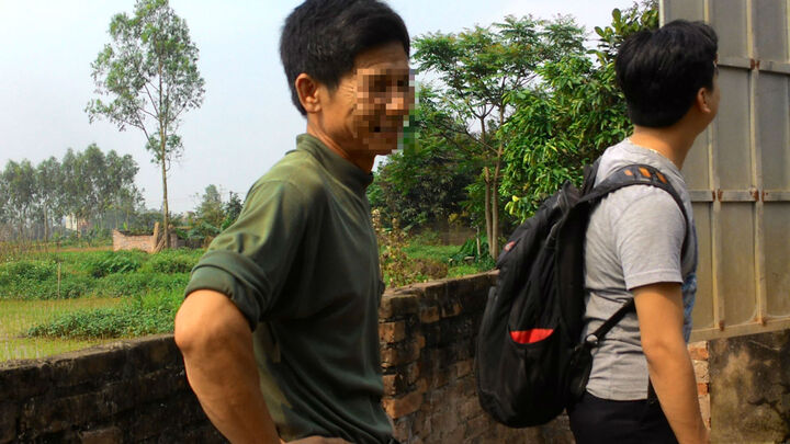 Trưởng thôn bị tố sàm sỡ vợ hàng xóm: