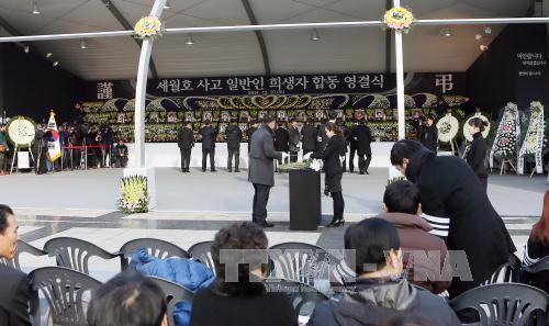 Hàn Quốc công bố mức bồi thường vụ chìm phà Sewol