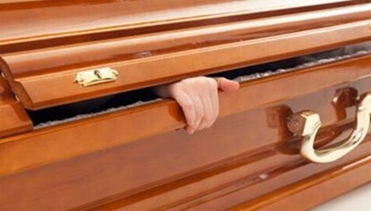 Đang tiến hành khâm niệm, cụ bà 92 tuổi bỗng dưng sống lại