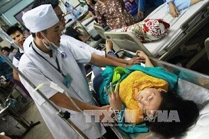 Hàng trăm công nhân nhập viện vì ngộ độc thực phẩm