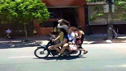 Chuyện đời những cô gái kiếm tiền từ hát karao, nhảy múa, rót bia